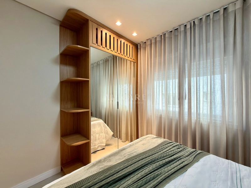 APARTAMENTO À VENDA EM CAPÃO DA CANOA! 3 DORMITÓRIOS • VISTA MAR E PRAÇA • MOBILIADO: 3ª foto da galeria de imagens do imóvel