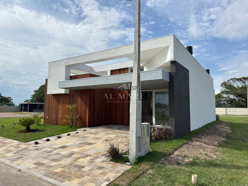 Casa com 4 suites: 1ª foto da galeria de imagens do imóvel