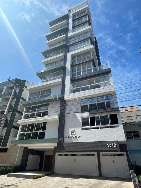 apartamento três dormitórios sendo uma suíte mobiliado e decorado com duas vagas de garagem : 5ª foto da galeria de imagens do imóvel