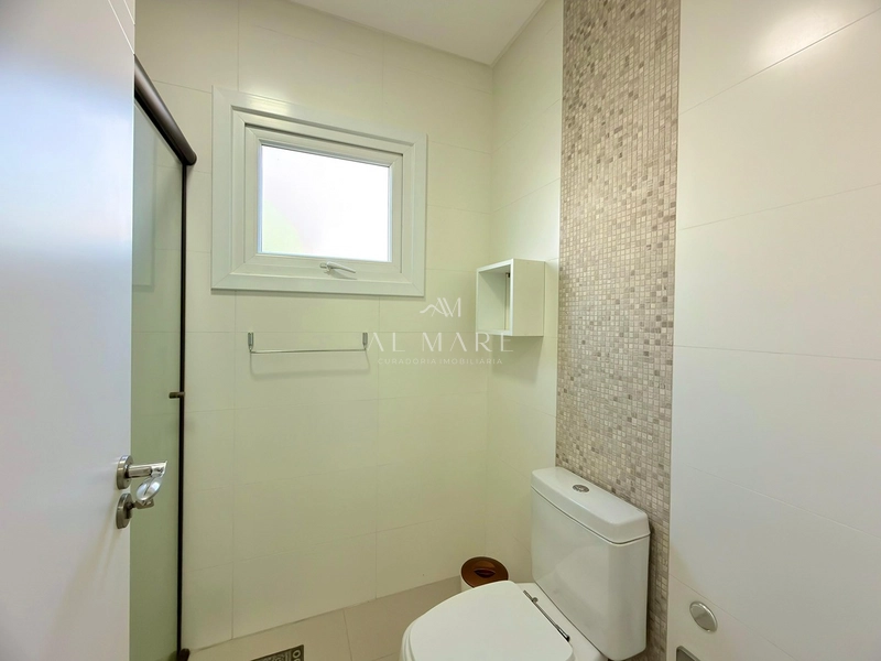 Casa em condomínio com quadro suítes : 22ª foto da galeria de imagens do imóvel