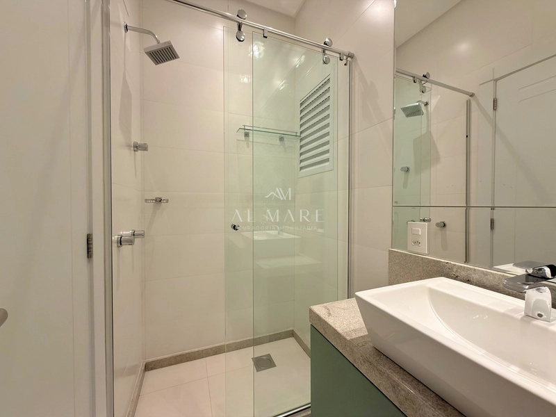 apartamento vista eterna para o mar com três dormitórios finamente mobiliado e decorado: 27ª foto da galeria de imagens do imóvel