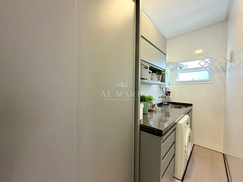 apartamento vista eterna para o mar com três dormitórios finamente mobiliado e decorado: 32ª foto da galeria de imagens do imóvel