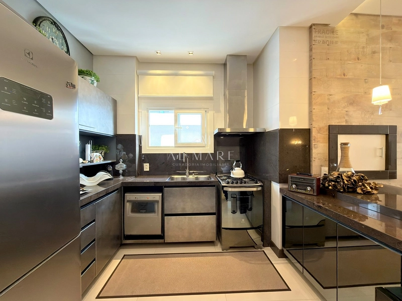 apartamento vista eterna para o mar com três dormitórios finamente mobiliado e decorado: 17ª foto da galeria de imagens do imóvel
