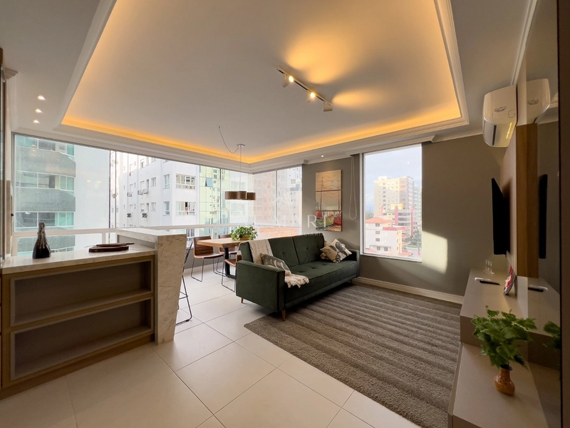 apartamento de três dormitórios e uma suíte, decorado e mobiliado com vaga de garagem: 7ª foto da galeria de imagens do imóvel