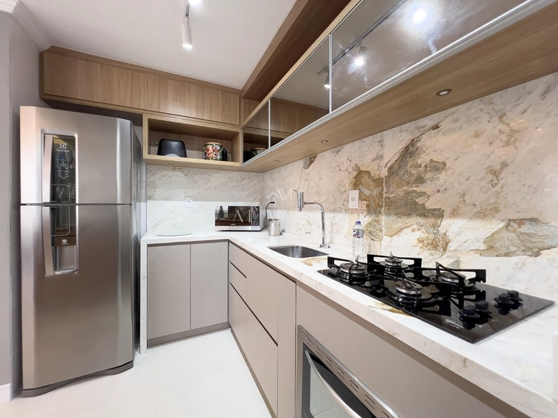 apartamento de três dormitórios e uma suíte, decorado e mobiliado com vaga de garagem: 33ª foto da galeria de imagens do imóvel