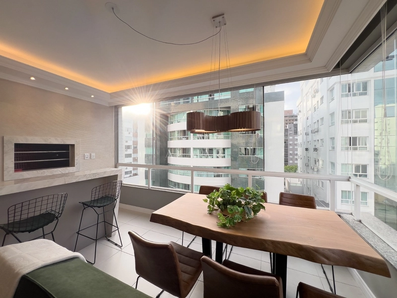 apartamento de três dormitórios e uma suíte, decorado e mobiliado com vaga de garagem: 16ª foto da galeria de imagens do imóvel
