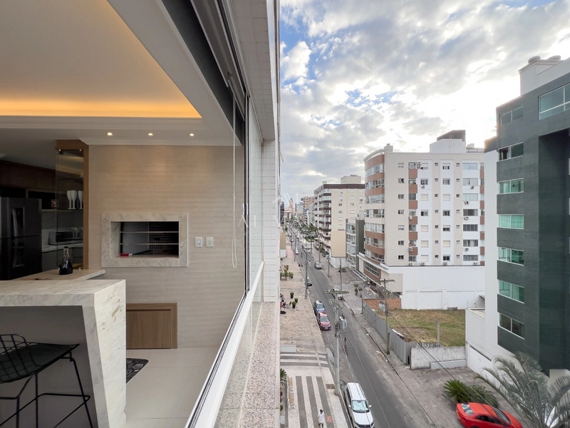 apartamento de três dormitórios e uma suíte, decorado e mobiliado com vaga de garagem: 36ª foto da galeria de imagens do imóvel
