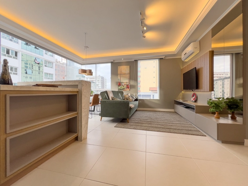 apartamento de três dormitórios e uma suíte, decorado e mobiliado com vaga de garagem: 28ª foto da galeria de imagens do imóvel
