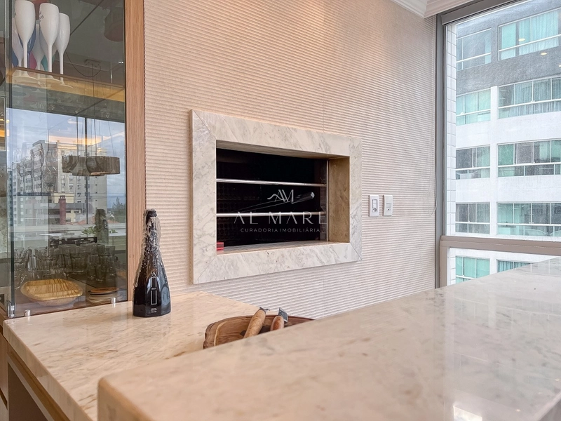 apartamento de três dormitórios e uma suíte, decorado e mobiliado com vaga de garagem: 37ª foto da galeria de imagens do imóvel