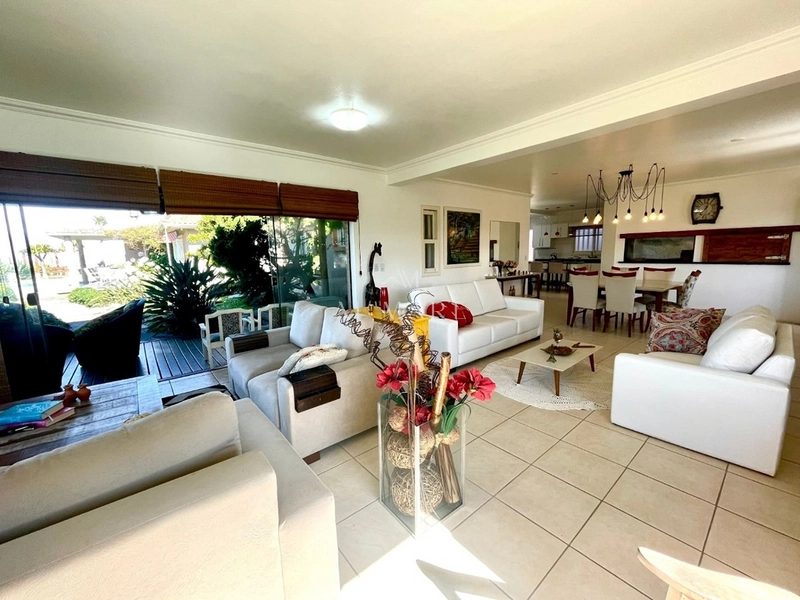 Casa beira mar com cinco quartos sendo 3 suíte e muito mais : 6ª foto da galeria de imagens do imóvel