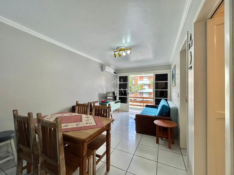 apartamento de um dormitório, mobiliado e de frente com uma vaga de garagem : 2ª foto da galeria de imagens do imóvel