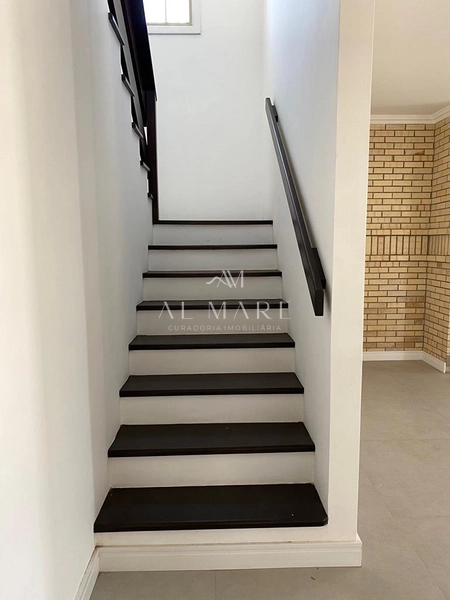 Casa bairro com três suítes sendo uma térrea e vaga para oito carros e tem salão de festas : 13ª foto da galeria de imagens do imóvel