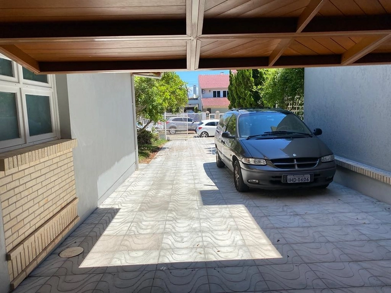Casa bairro com três suítes sendo uma térrea e vaga para oito carros e tem salão de festas : 7ª foto da galeria de imagens do imóvel