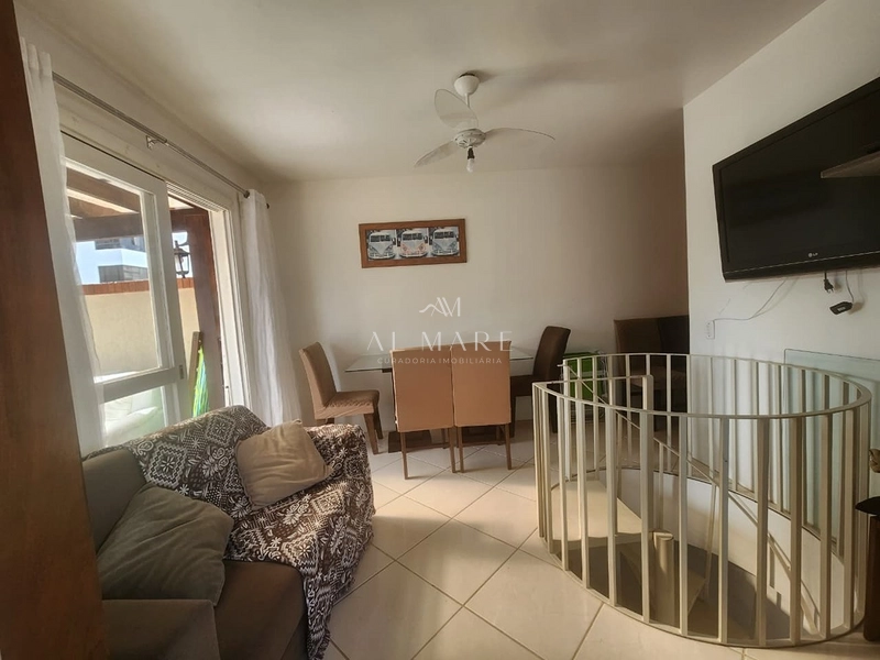 Duplex com dois dormitórios sendo um quarto com sacada e vaga de garagem: 13ª foto da galeria de imagens do imóvel
