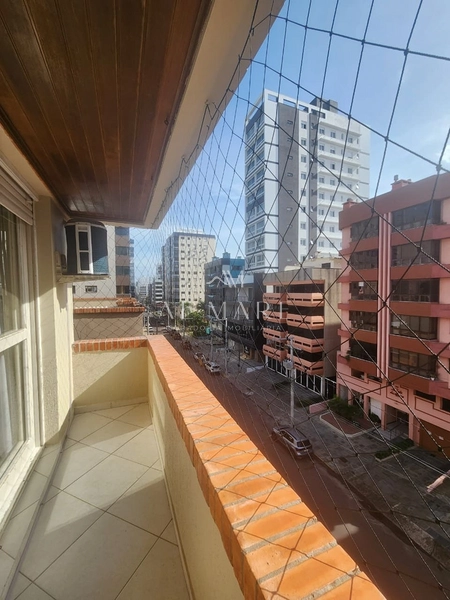Duplex com dois dormitórios sendo um quarto com sacada e vaga de garagem: 20ª foto da galeria de imagens do imóvel