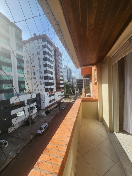 Duplex com dois dormitórios sendo um quarto com sacada e vaga de garagem: 24ª foto da galeria de imagens do imóvel