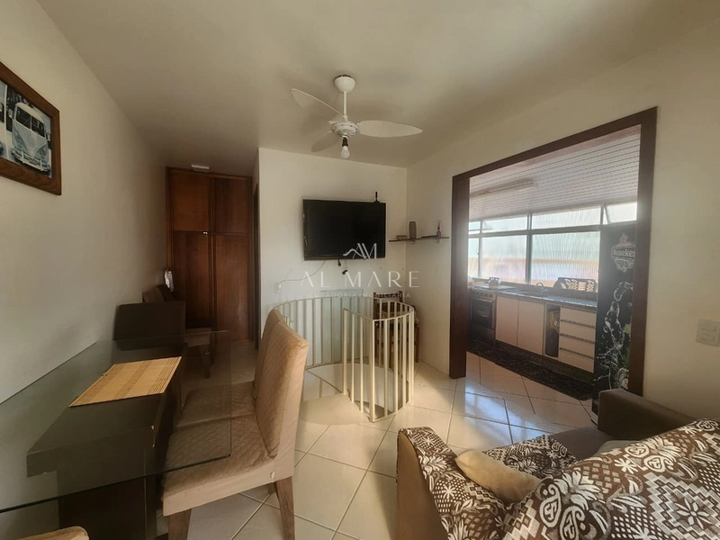 Duplex com dois dormitórios sendo um quarto com sacada e vaga de garagem: 10ª foto da galeria de imagens do imóvel