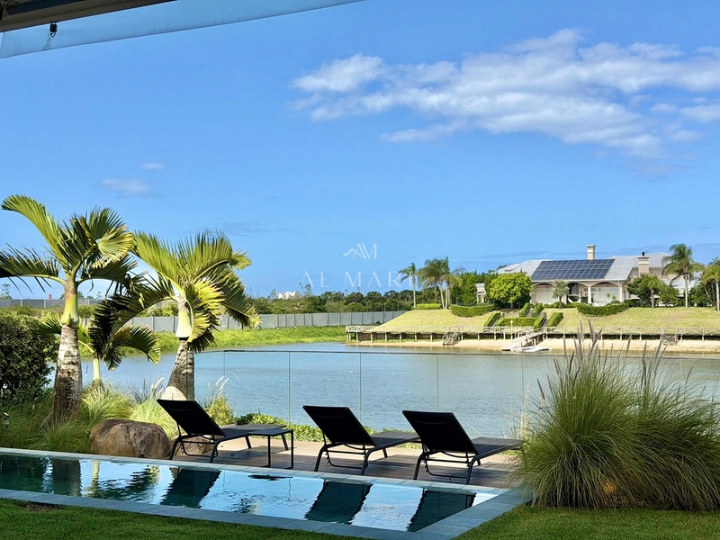 Casa Luxuosa: 11ª foto da galeria de imagens do imóvel