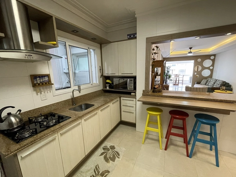 Apartamento vista mar eterna com dois dormitórios e duas vagas de garagem : 6ª foto da galeria de imagens do imóvel