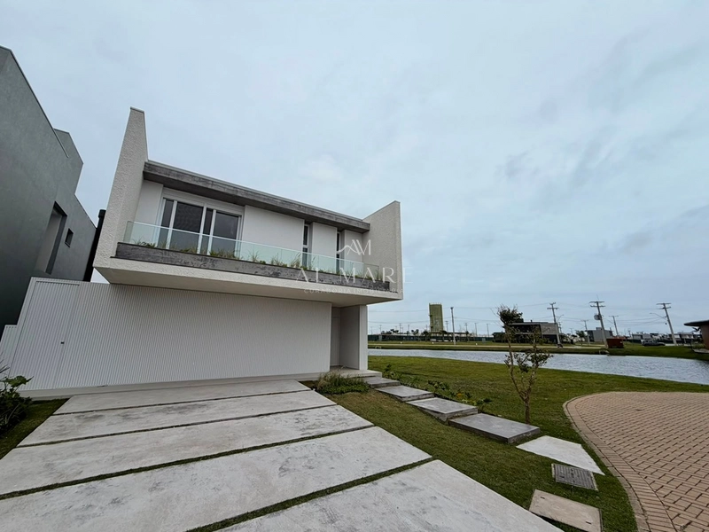 Sobrado beira lago em condominio: 2ª foto da galeria de imagens do imóvel