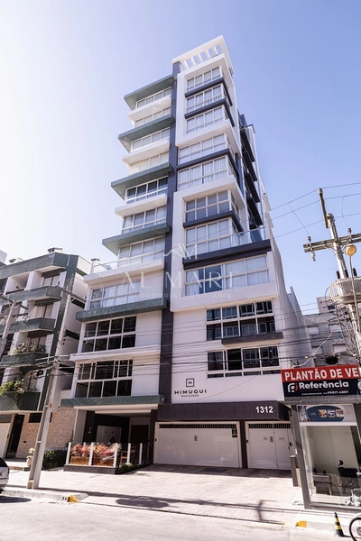 Apartamento uma quadra do mar com dois quartos e dois box de garagem : 2ª foto da galeria de imagens do imóvel