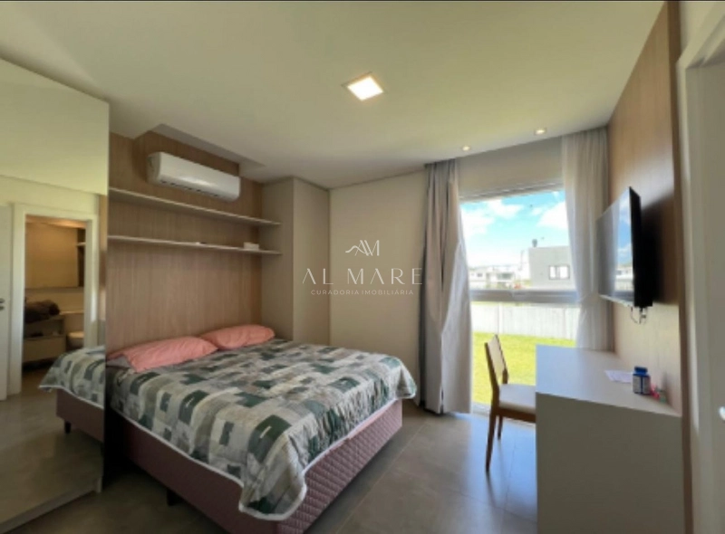 Casa em condominio com piscina: 4ª foto da galeria de imagens do imóvel