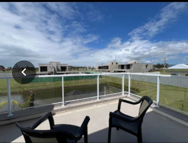 Casa em condominio com piscina: 7ª foto da galeria de imagens do imóvel