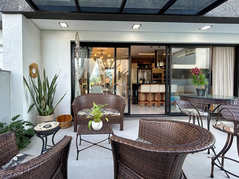Casa em condomínio 4 suítes: 25ª foto da galeria de imagens do imóvel