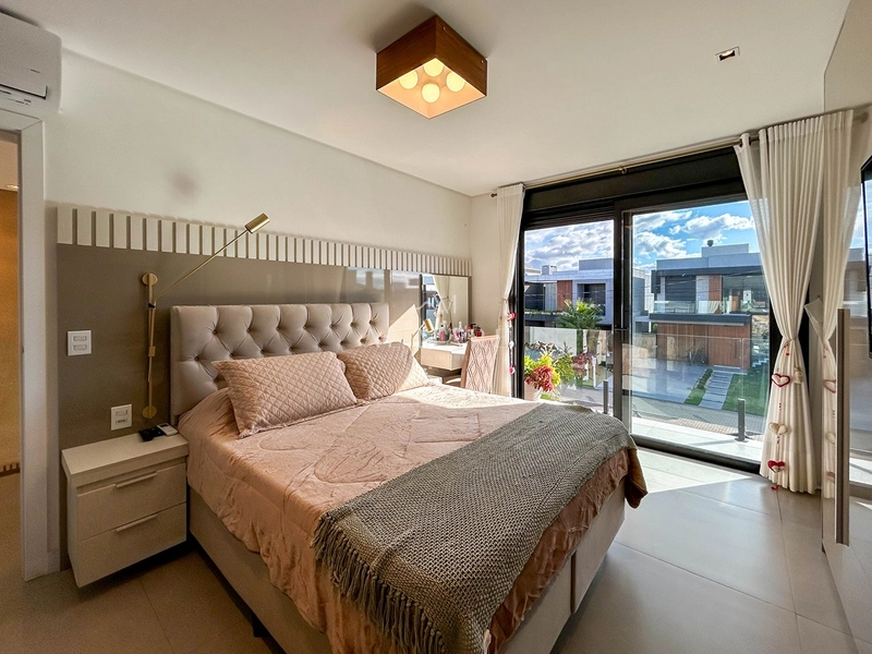 Casa em condomínio 4 suítes: 2ª foto da galeria de imagens do imóvel