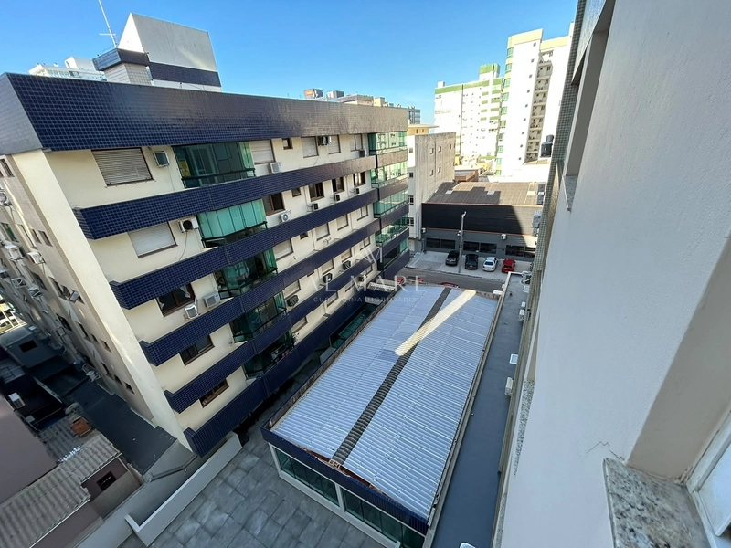 apartamento três dormitórios sendo uma suíte mobiliado com vaga de garagem: 20ª foto da galeria de imagens do imóvel