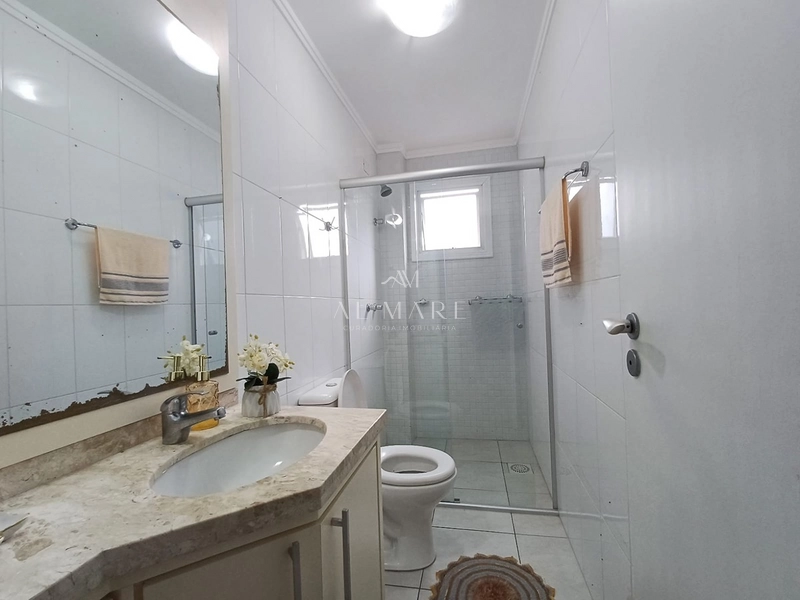 Apartamento de três dormitorios com uma suíte a cinquenta metros da praia mobiliado e decorado : 22ª foto da galeria de imagens do imóvel