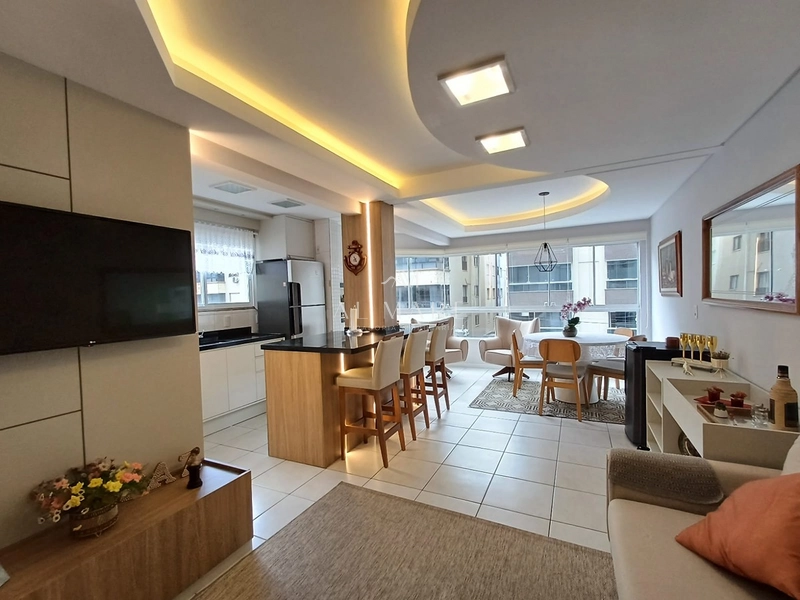 Apartamento de três dormitorios com uma suíte a cinquenta metros da praia mobiliado e decorado : 15ª foto da galeria de imagens do imóvel