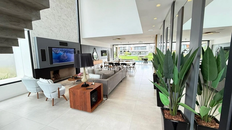 Mansão beira lago: 4ª foto da galeria de imagens do imóvel