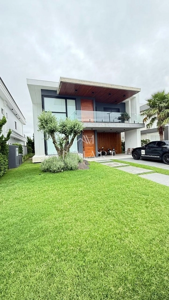 Mansão beira lago: 1ª foto da galeria de imagens do imóvel