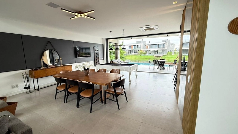 Mansão beira lago: 18ª foto da galeria de imagens do imóvel