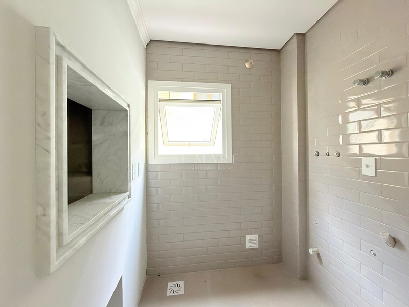 Apartamento dois dormitórios sendo uma suíte com maior vaga de garagem apenas duas quadras do mar : 7ª foto da galeria de imagens do imóvel