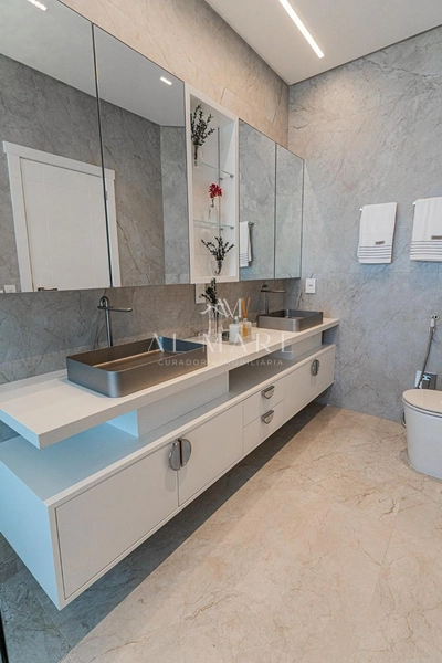 Um apartamento por andar: 49ª foto da galeria de imagens do imóvel