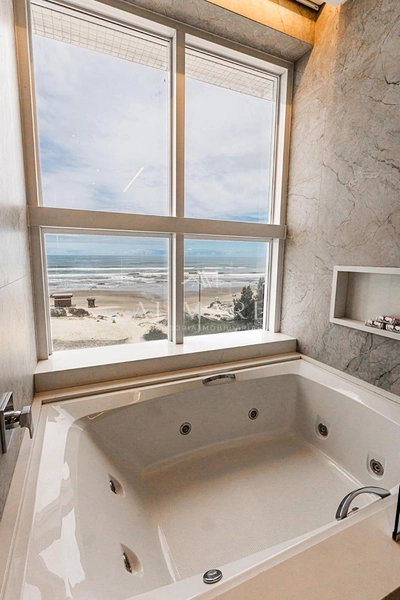 Um apartamento por andar: 43ª foto da galeria de imagens do imóvel