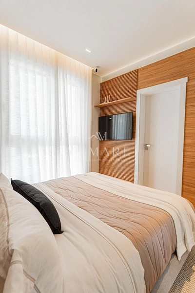 Um apartamento por andar: 2ª foto da galeria de imagens do imóvel