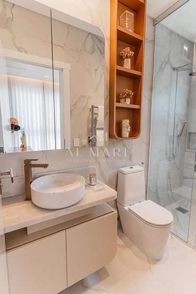 Um apartamento por andar: 3ª foto da galeria de imagens do imóvel