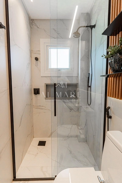 Um apartamento por andar: 48ª foto da galeria de imagens do imóvel