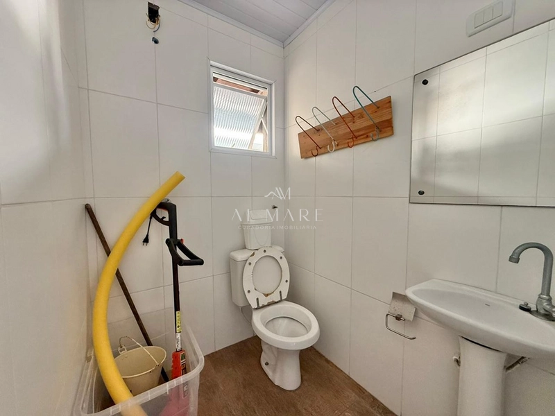 Casa com piscina aquecida com três quartos sendo uma suíte: 30ª foto da galeria de imagens do imóvel
