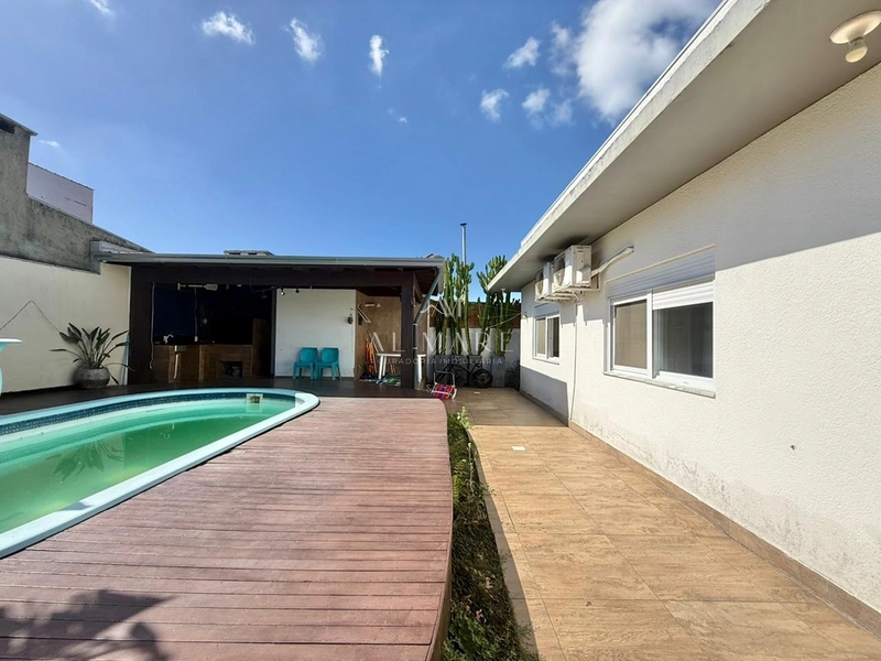 Casa com piscina aquecida com três quartos sendo uma suíte: 26ª foto da galeria de imagens do imóvel