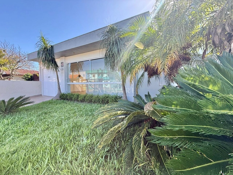 Casa com piscina aquecida com três quartos sendo uma suíte: 2ª foto da galeria de imagens do imóvel