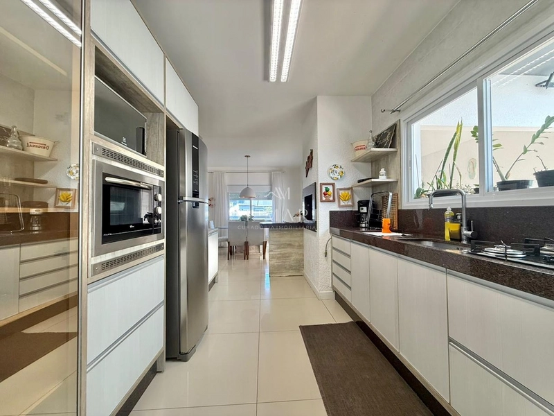 Casa com piscina aquecida com três quartos sendo uma suíte: 16ª foto da galeria de imagens do imóvel