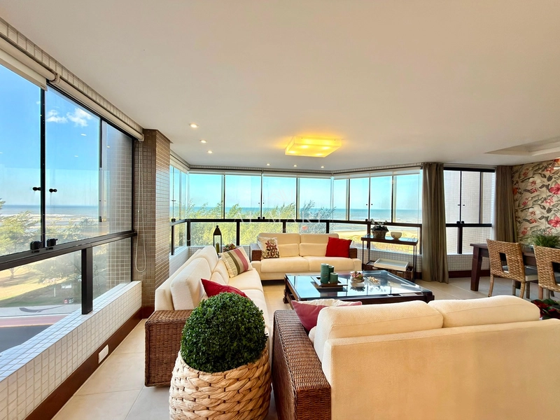 apartamento beira mar com quadro dormitórios sendo um suíte e quatro vagas de garagem : 1ª foto da galeria de imagens do imóvel