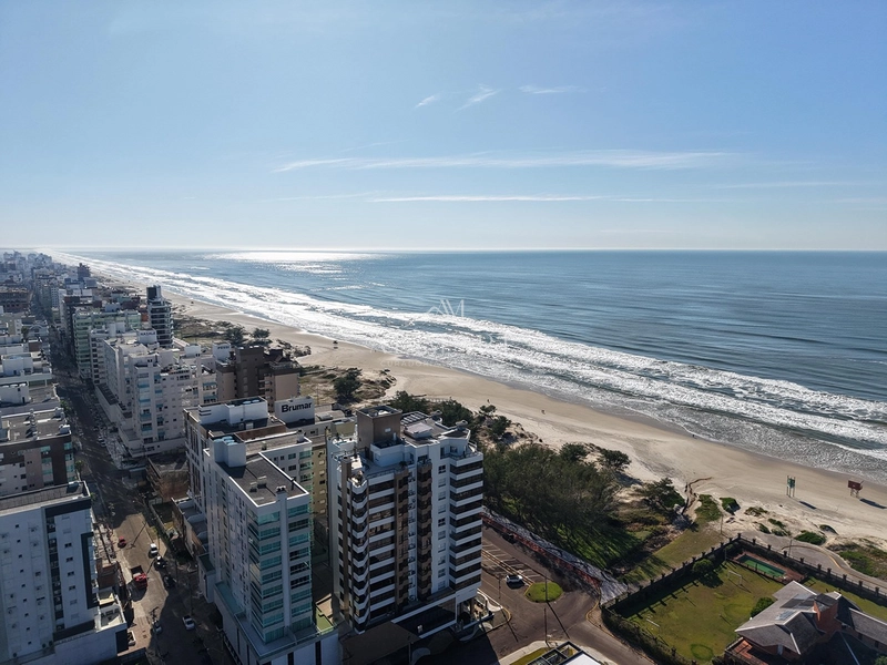 apartamento beira mar com quadro dormitórios sendo um suíte e quatro vagas de garagem : 37ª foto da galeria de imagens do imóvel