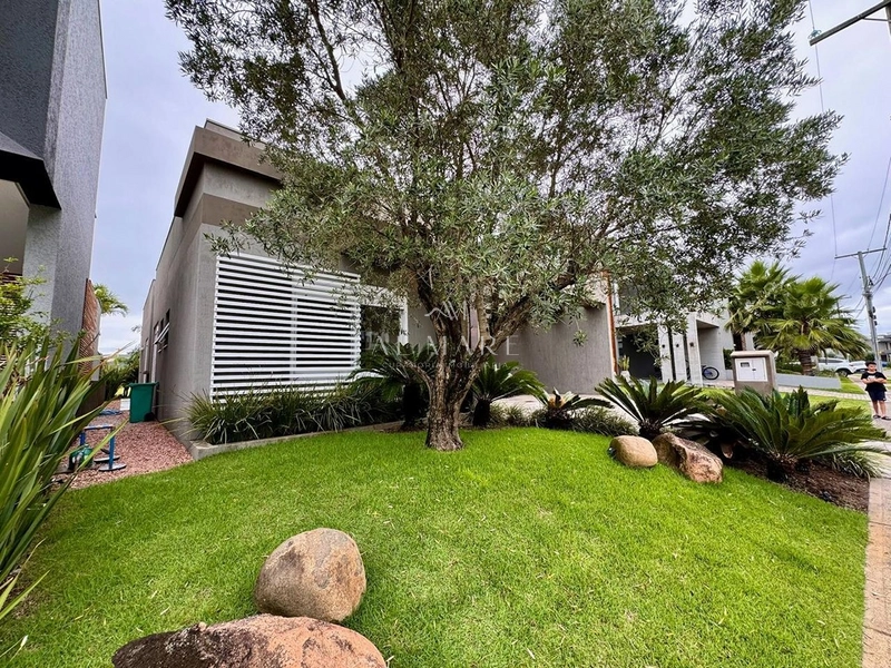 Casa beira lago : 1ª foto da galeria de imagens do imóvel