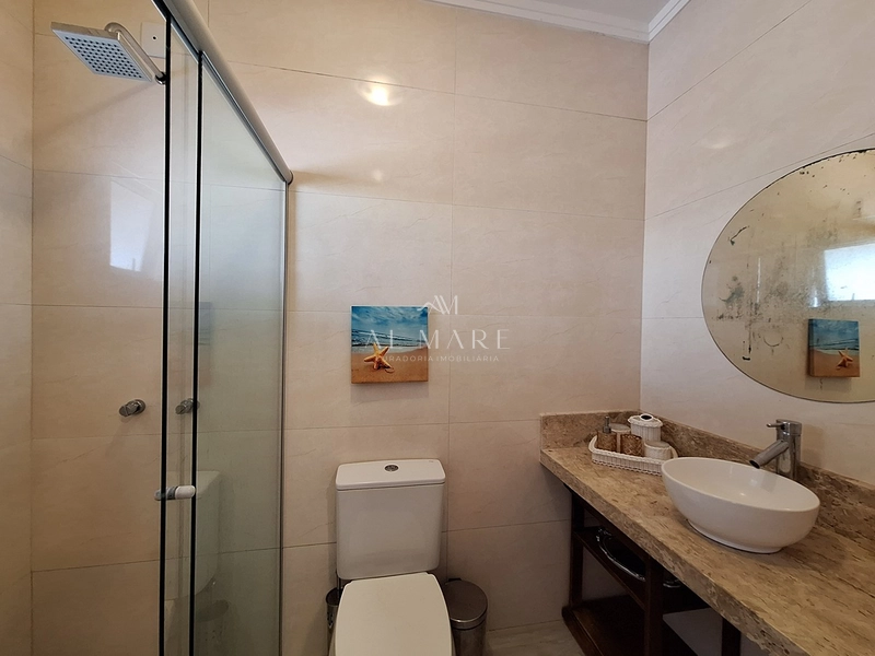 Casa em condomínio com três suítes : 6ª foto da galeria de imagens do imóvel