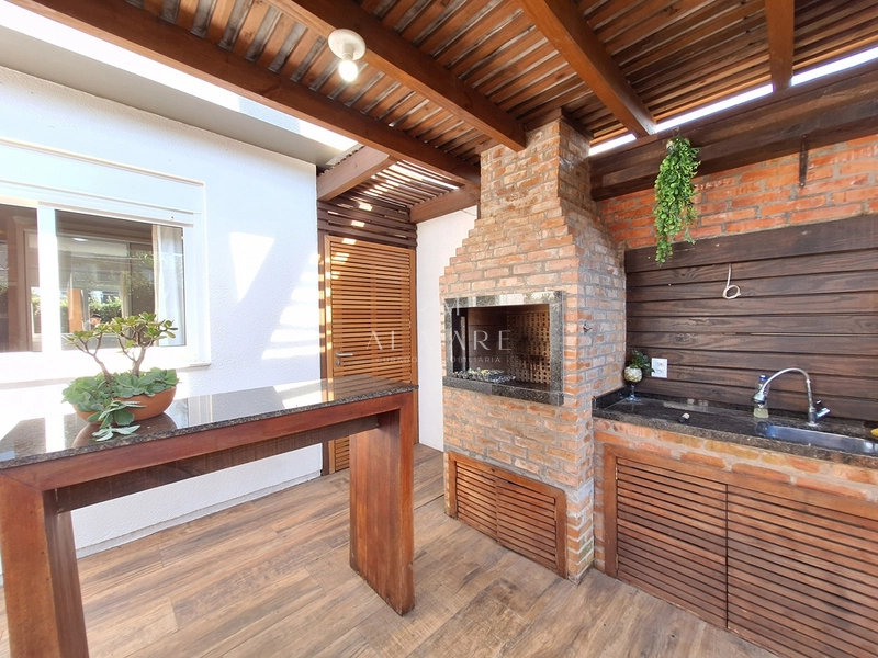 Casa em condomínio com três suítes : 18ª foto da galeria de imagens do imóvel